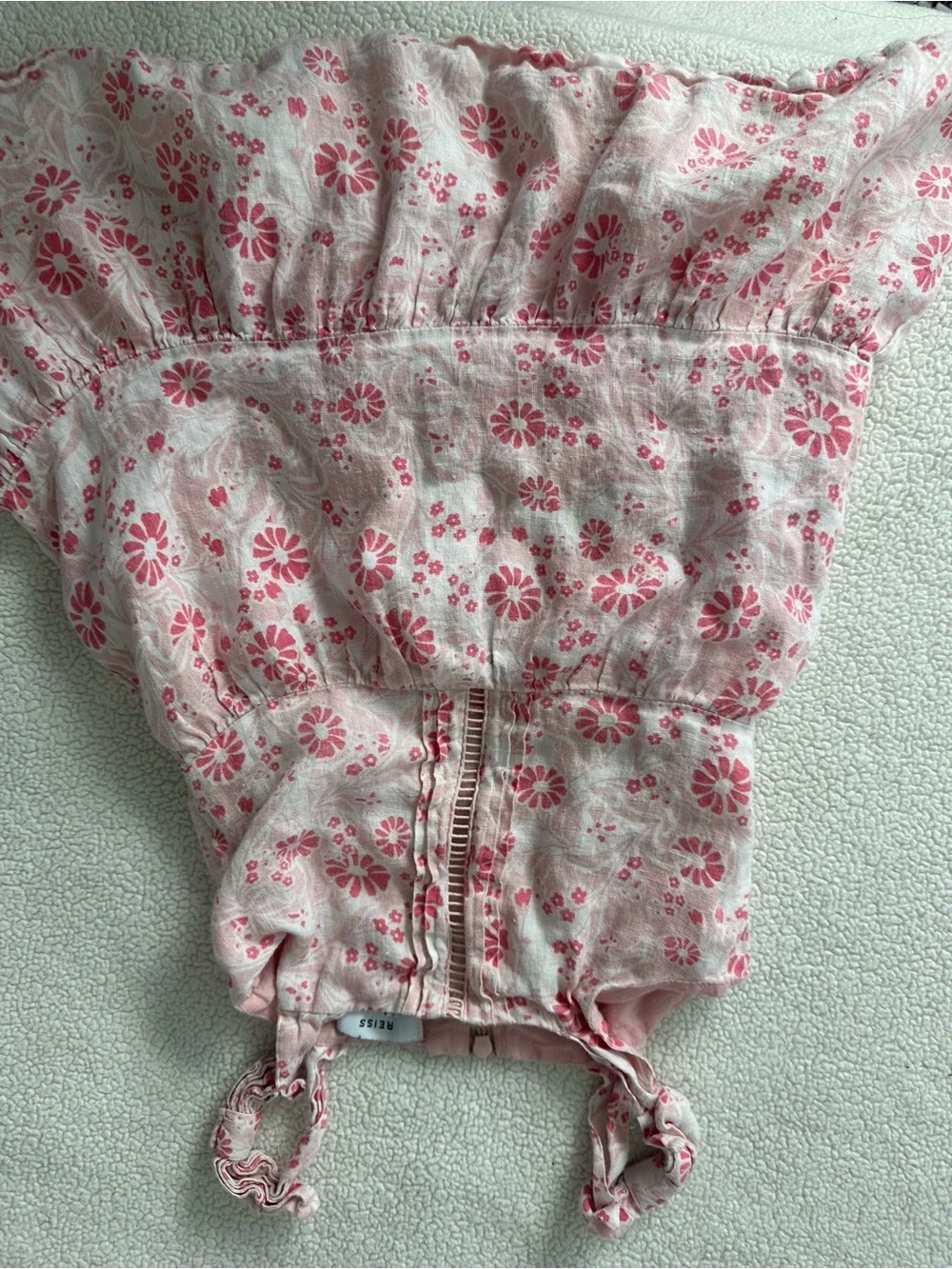 Reiss size soft